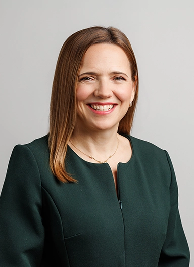 Dr. Sarah Reisinger (photo)